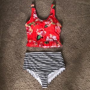 Women’s crop top/high waisted bottom bathing suit